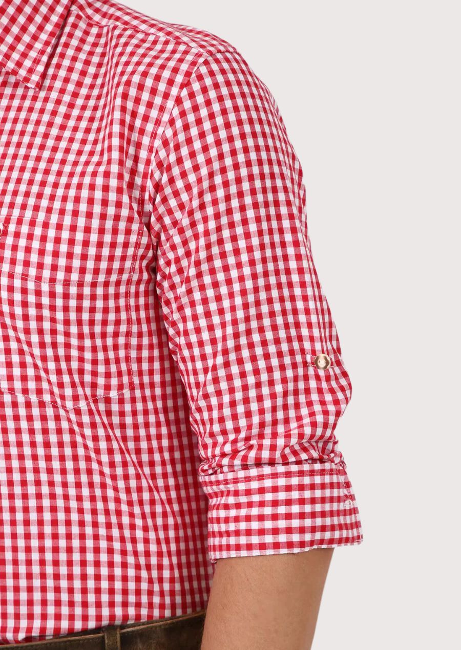 Oktoberfest outfit featuring classic red gingham Trachten shirt for men

