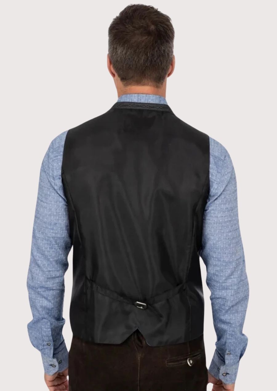 Stylish Bavarian wool vest for men, perfect for Oktoberfest and other cultural events, with horn buttons and fine tailoring.

