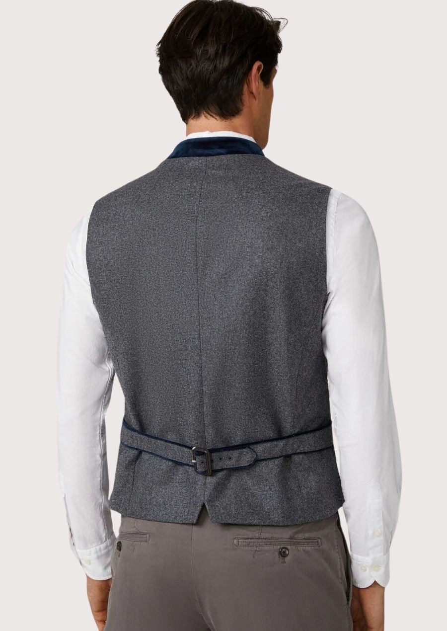 "Bavarian Wool Vest for Men – Warm & Classic Look"