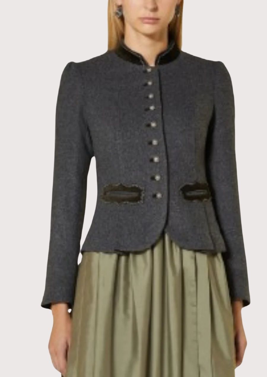 Chic Trachten Jacket for Women with elegant buttons and contrast detailing, perfect for Oktoberfest and cultural celebrations.