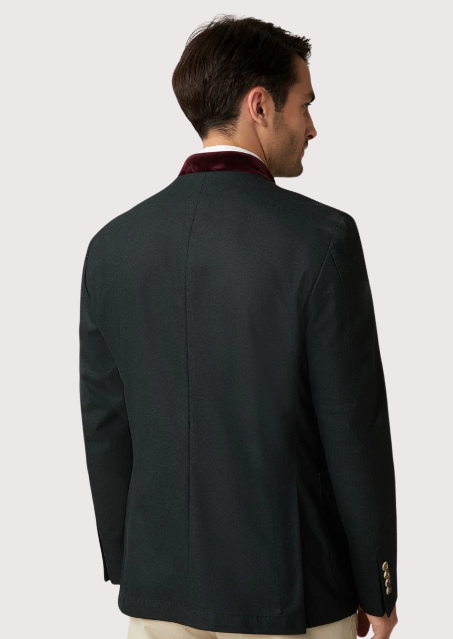 Classic Oktoberfest jacket featuring velvet collar and refined details.