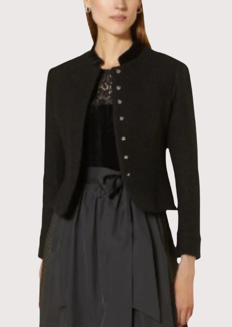 Classic Trachten Jacket for Women, perfect for Oktoberfest and cultural events, combining tradition with modern style.