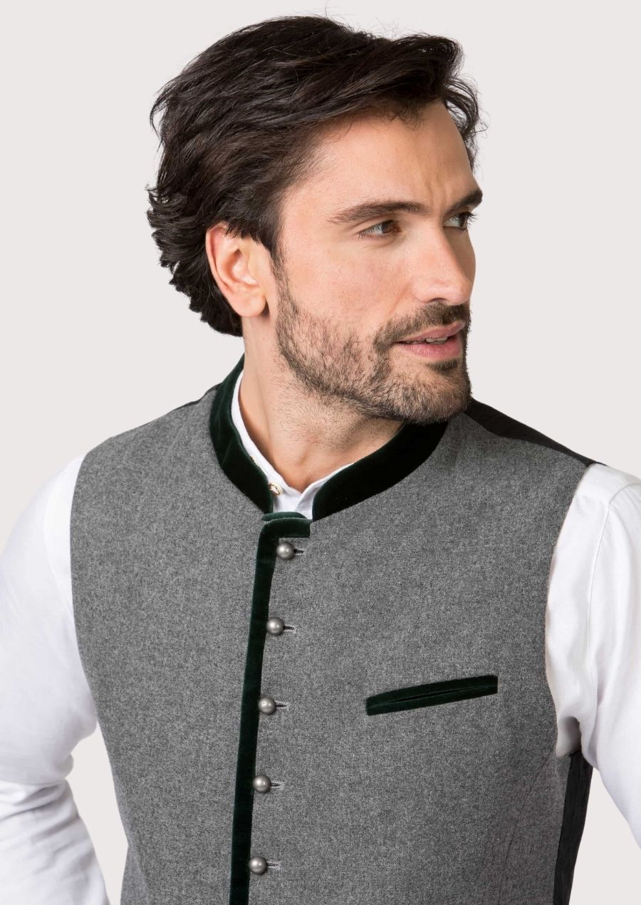 Men’s Trachten Vest – Luxurious Wool with Green Velvet for Oktoberfest

