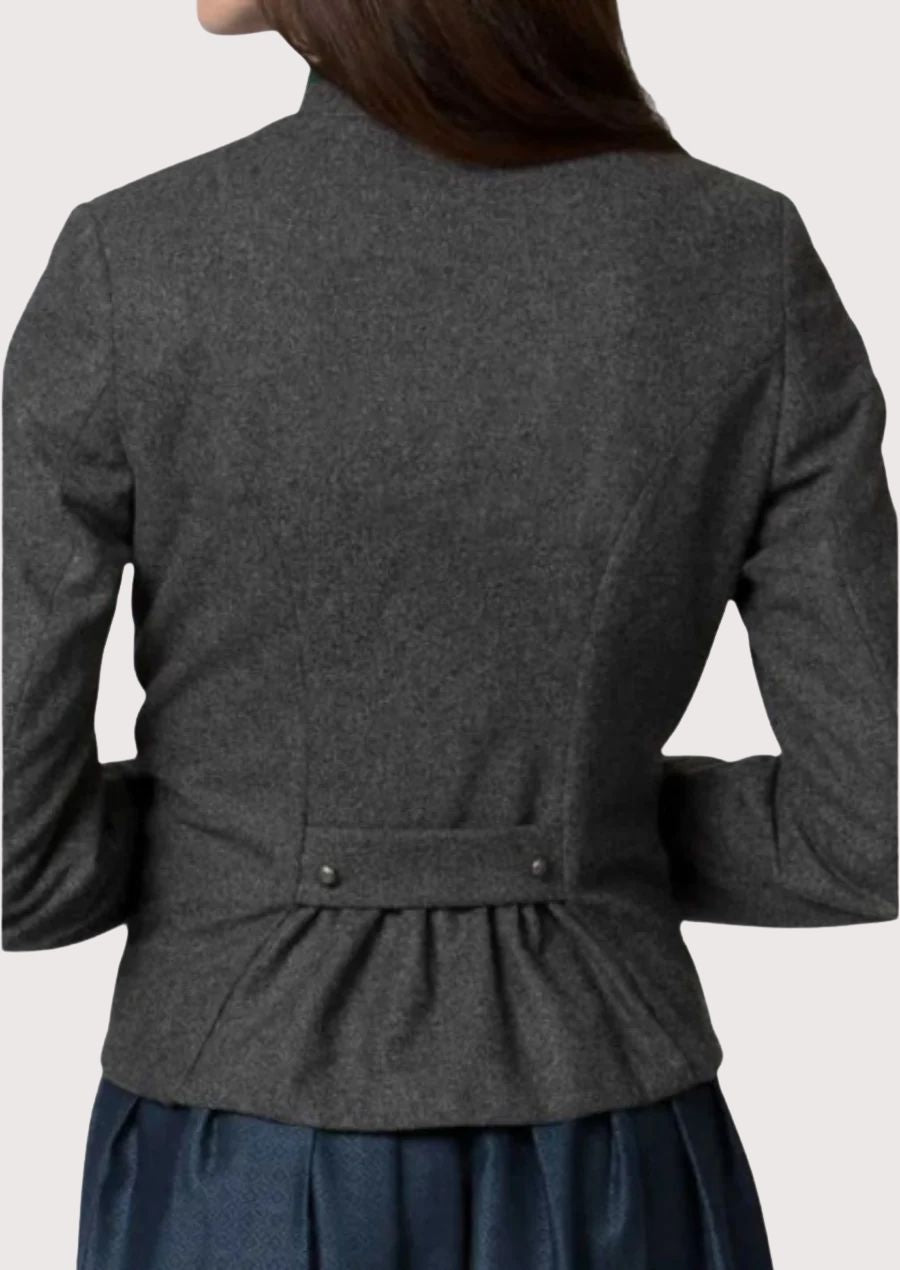 Premium women’s Bavarian trachten jacket in charcoal grey with refined alpine craftsmanship.
