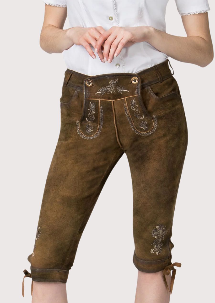 Elegant leather Bundhosen for women, ideal for Oktoberfest and cultural celebrations.