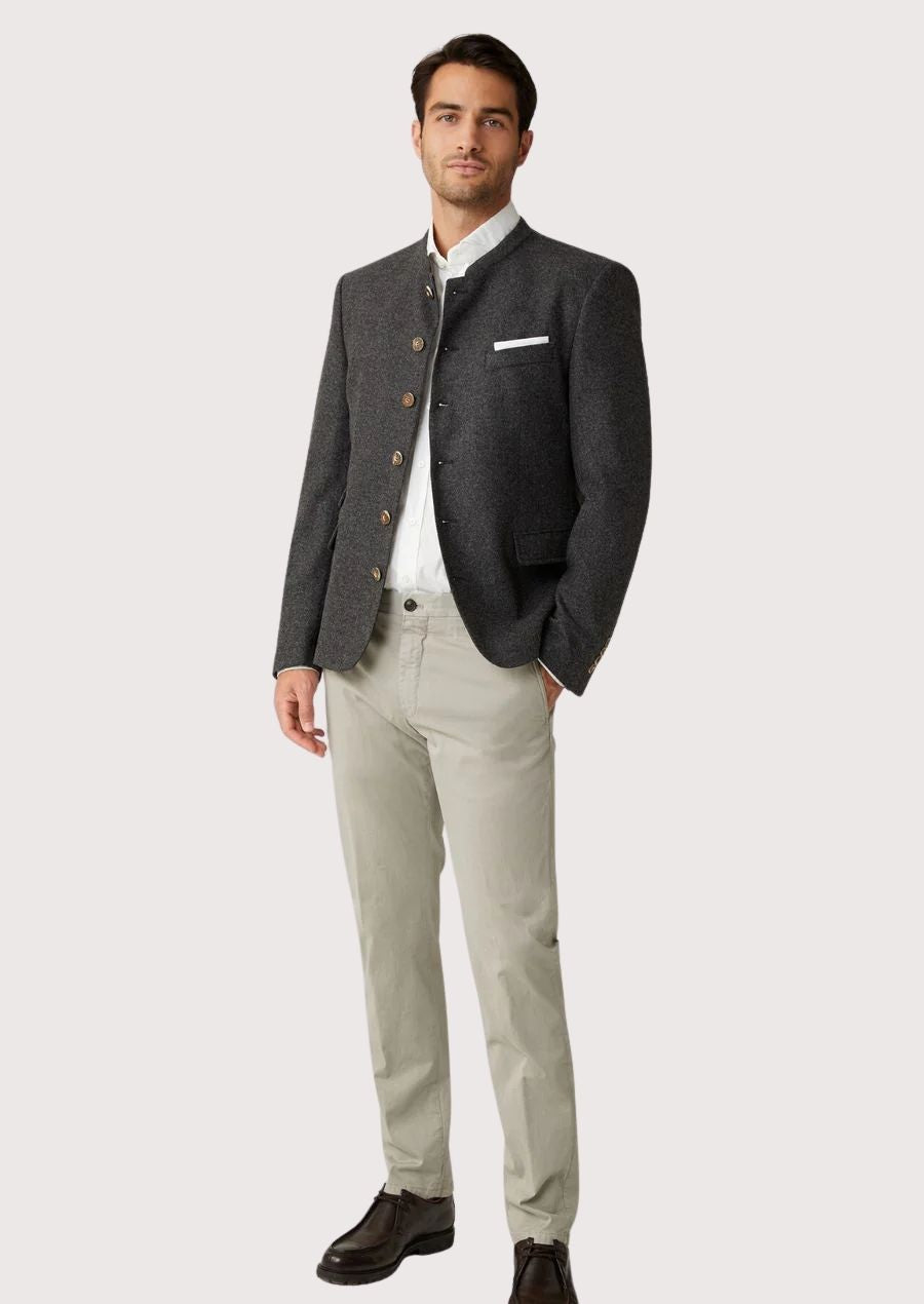 Rustic Bavarian Jacket for Men in Charcoal with horn buttons, ideal for Oktoberfest and cultural celebrations.


