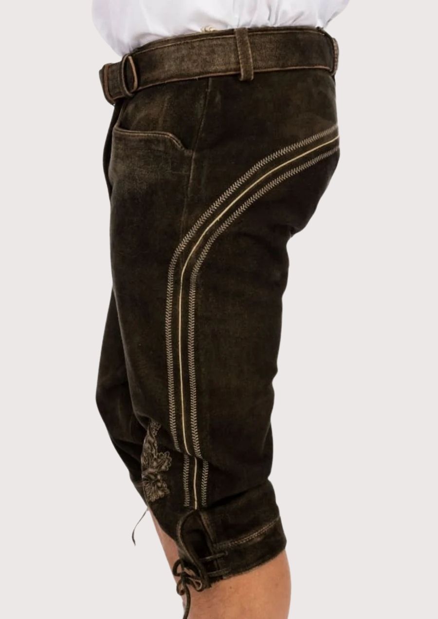 Classic men’s Bundhosen with traditional Bavarian embroidery, adjustable cuffs, and premium suede leather, perfect for Oktoberfest and cultural celebrations.